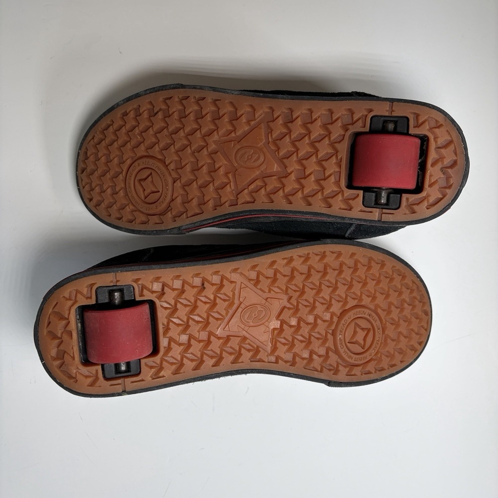 Size 8 VTG Y2K‎ Heelys Plush 7930 Black Suede Red Stitching Sneakers - Picture 7 of 8